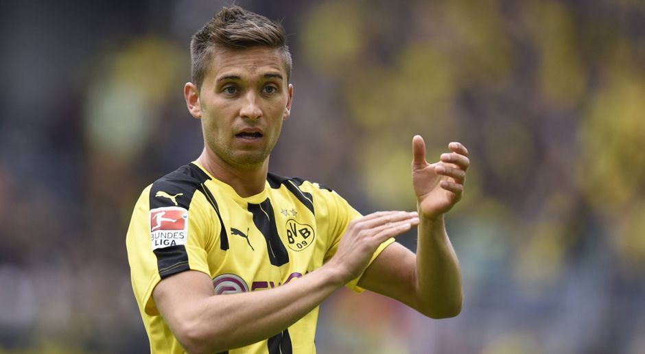 
                <strong>Platz 6: Moritz Leitner (Borussia Dortmund) - 18 Jahre, 290 Tage</strong><br>
                Platz 6: Moritz Leitner (Borussia Dortmund) - 18 Jahre, 290 Tage. Leitner feierte sein Debüt unter Klopp am 24. September 2011 in der Bundesliga-Partie gegen den 1. FSV Mainz 05. Zuvor hatte er schon neun Bundesliga-Spiele für den FC Augsburg bestritten.
              