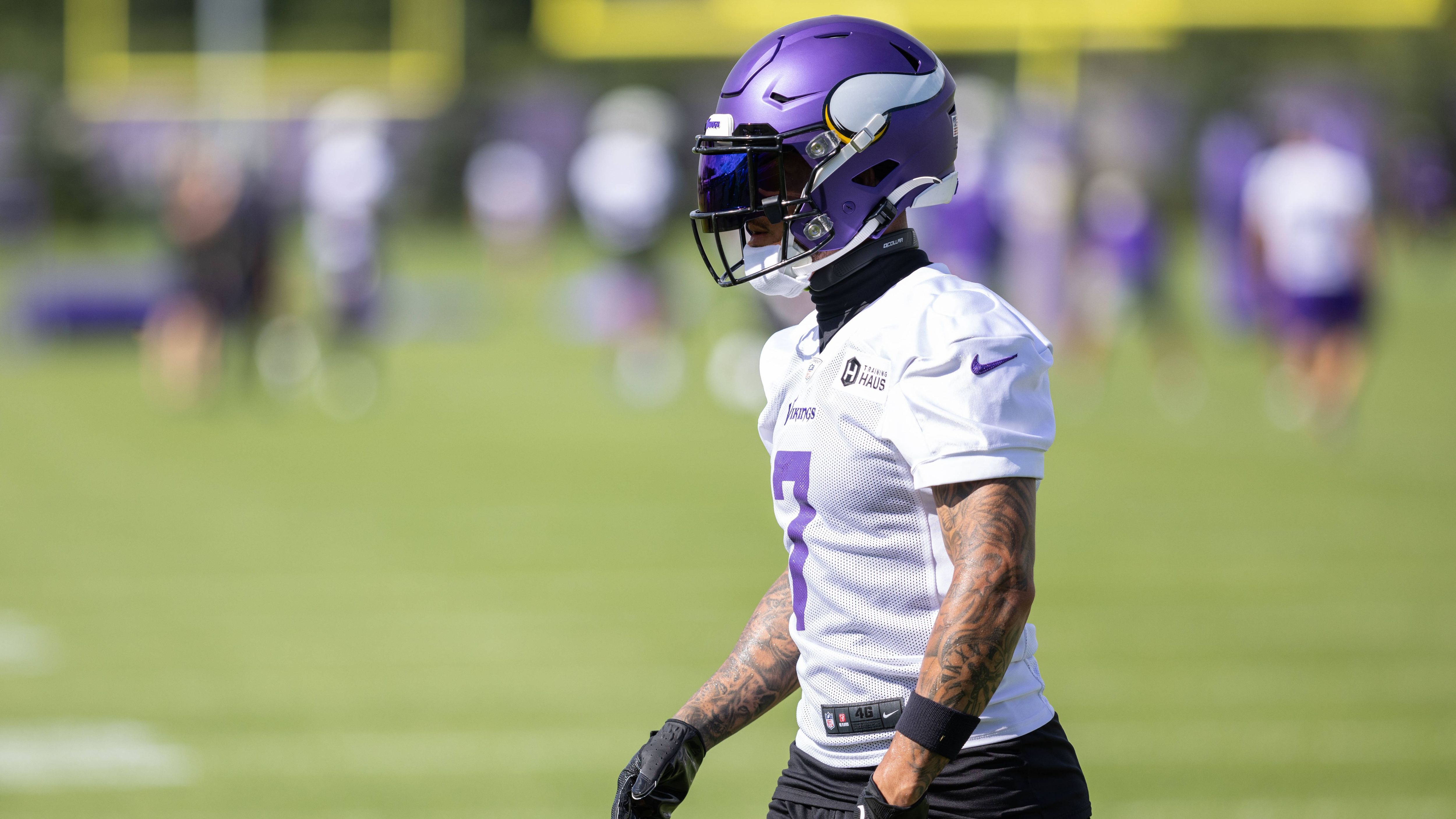 <strong>Minnesota Vikings: Byron Murphy Jr.</strong><br>Obwohl die Vikings vergangene Saison 13 Spiele gewinnen konnten, gehörte die Defensiveinheit Minnesotas zu den schlechtesten der Liga. Brian Flores wurde als neuer Defensive Coordinator unter Vertrag genommen und auch das Spielerpersonal wurde reformiert. Eines der neuen Gesichter ist Cornerback Byron Murphy Jr., der für mehr Stabilität in der Passverteidigung sorgen soll.