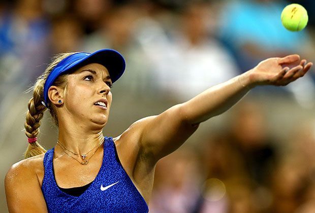 
                <strong>Aufschlag-Weltrekord</strong><br>
                Mit einem Service von 210,82 Kilometer pro Stunde stellt Lisicki in ihrem Erstrunden-Match gegen Ana Ivanovic in Stanford einen neuen Weltrekord auf. Allerdings  verliert die 25-Jährige die Partie deutlich in zwei Sätzen. 
              