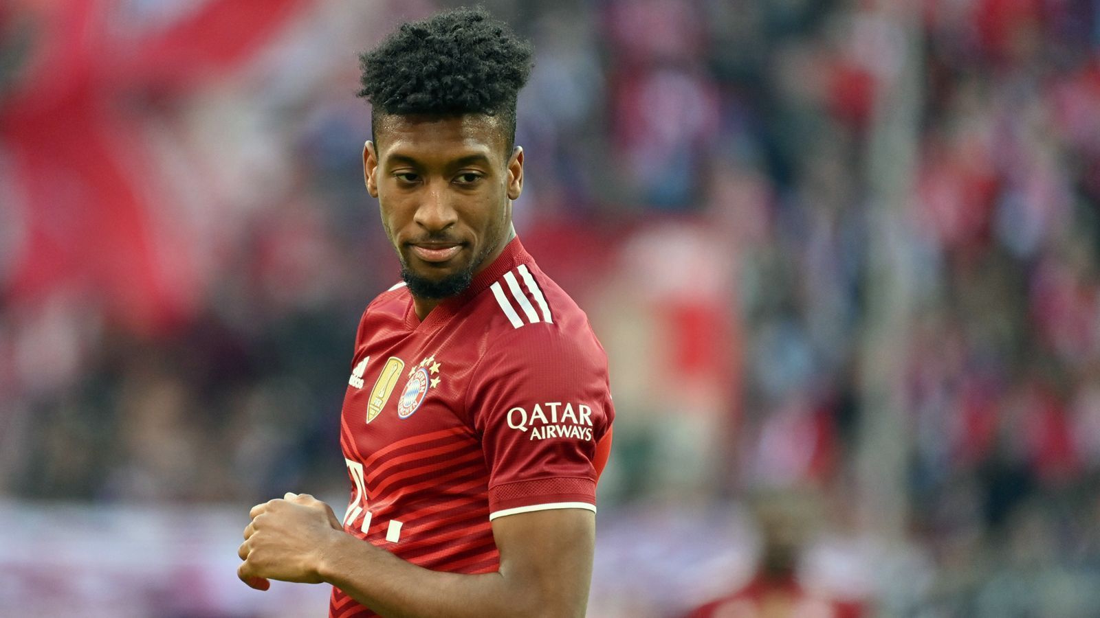 
                <strong>Kingsley Coman</strong><br>
                Kommt zu Beginn der zweiten Halbzeit für Davies, als die Partie früh bereits gelaufen ist. Bedient Stanisic mit einem starken Ball, der die Großchance aber liegen lässt (68.).ran-Note: 4
              