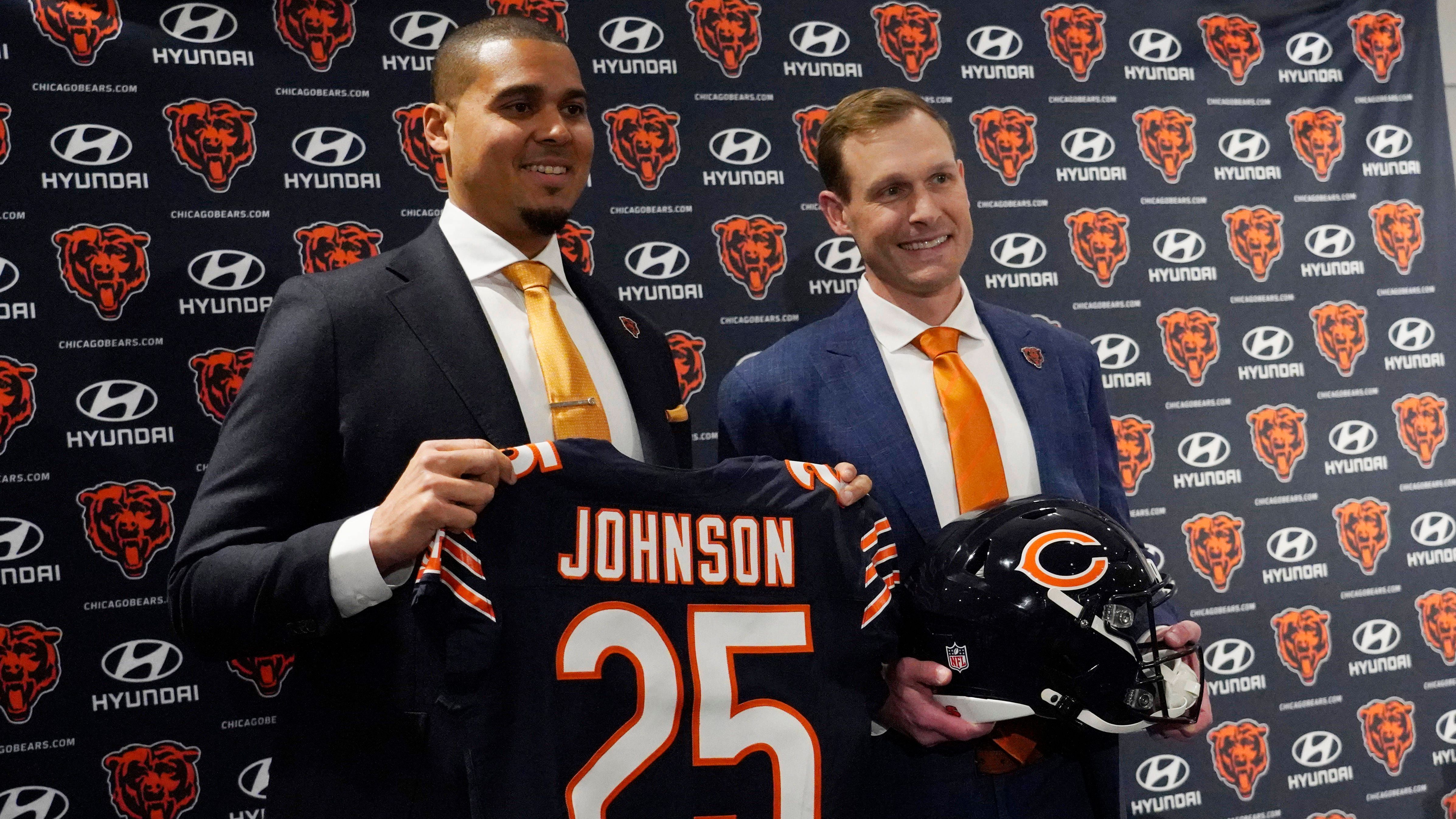 <strong>Chicago Bears</strong><br>• Head Coach: Ben Johnson (im Bild)<br>• Offensive Coordinator: -&nbsp;<br>• Defensive Coordinator: -<br>• Special Teams Coordinator: -<br>• General Manager: Ryan Poles