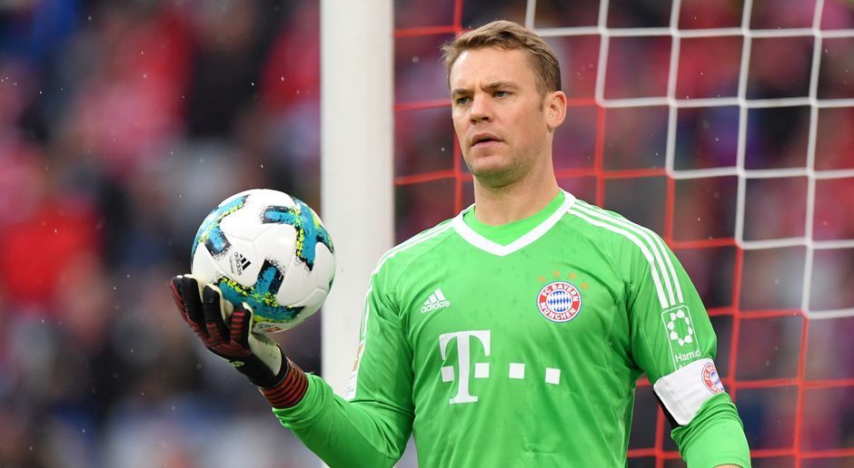 
                <strong>Tor: Manuel Neuer (FC Bayern)</strong><br>
                Kimmich: Manu ist für mich der beste Torwart der Welt. Er hat die Position des Torhüters revolutioniert, weil er auch in der Lage ist, wie ein Feldspieler zu agieren.
              