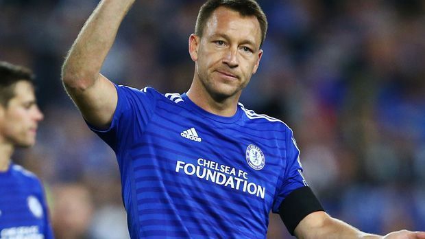 
                <strong>Innenverteidiger: John Terry</strong><br>
                Innenverteidiger: John Terry. "Er ist ein Leader", sagt Lampard über den zweikampfstarken Innenverteidiger. So einen Typ braucht jede Mannschaft.
              