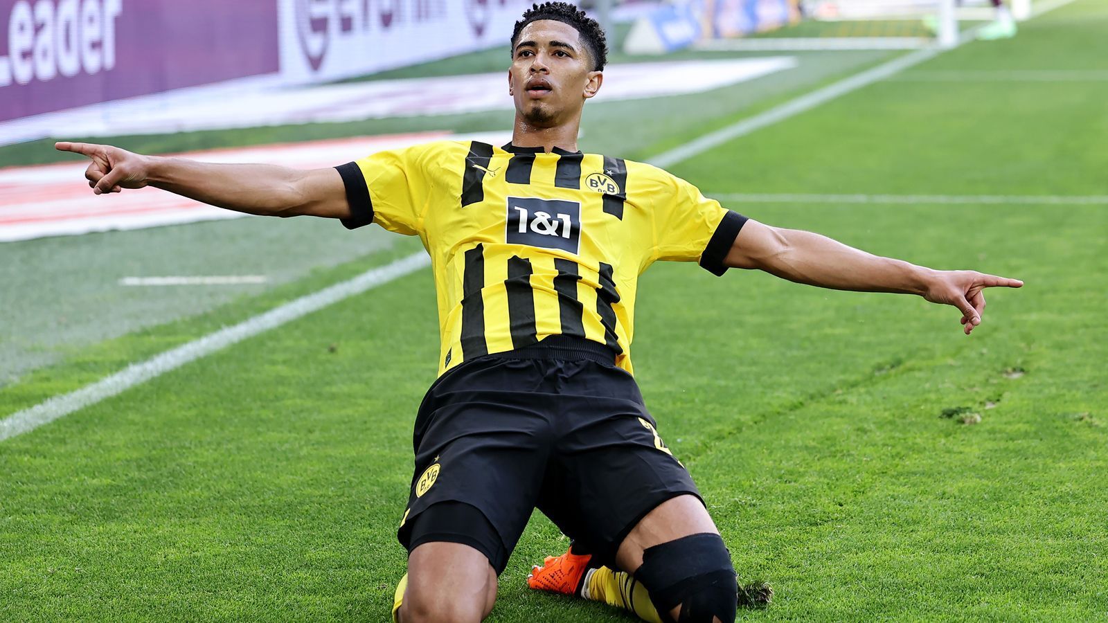 <strong>Platz 3: Jude Bellingham</strong><br>
                • Von: Borussia Dortmund<br>• Zu: Real Madrid<br>• Ablöse: 113 Millionen Euro (plus Bonuszahlungen)<br>• Jahr: 2023