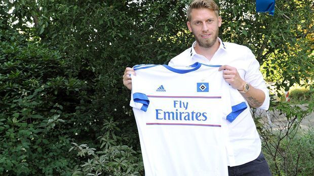 
                <strong>Aaron Hunt: vom VfL Wolfsburg zum HSV</strong><br>
                Aaron Hunt wechselt als Spieler des VfL Wolfsburg zwar nicht direkt zum Erzfeind, doch bei den Fans von Werder Bremen wird der Transfer des Ex-Werderaners kritisch gesehen. Hunt trug über zehn Jahre das Trikot der Bremer und schließt sich nach einem Jahr in Niedersachsen ausgerechnet dem HSV an!
              