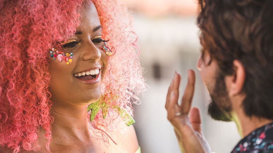 Egal, ob du Fasching oder Karneval sagst - jetzt ist es höchste Zeit, deinen Look zu präsentieren: Lass deiner Kreativität freien Lauf!