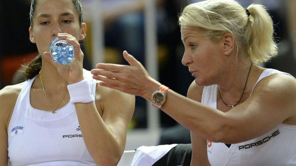 Andrea Petkovic (l.) mit Teamchefin Barbara Rittner