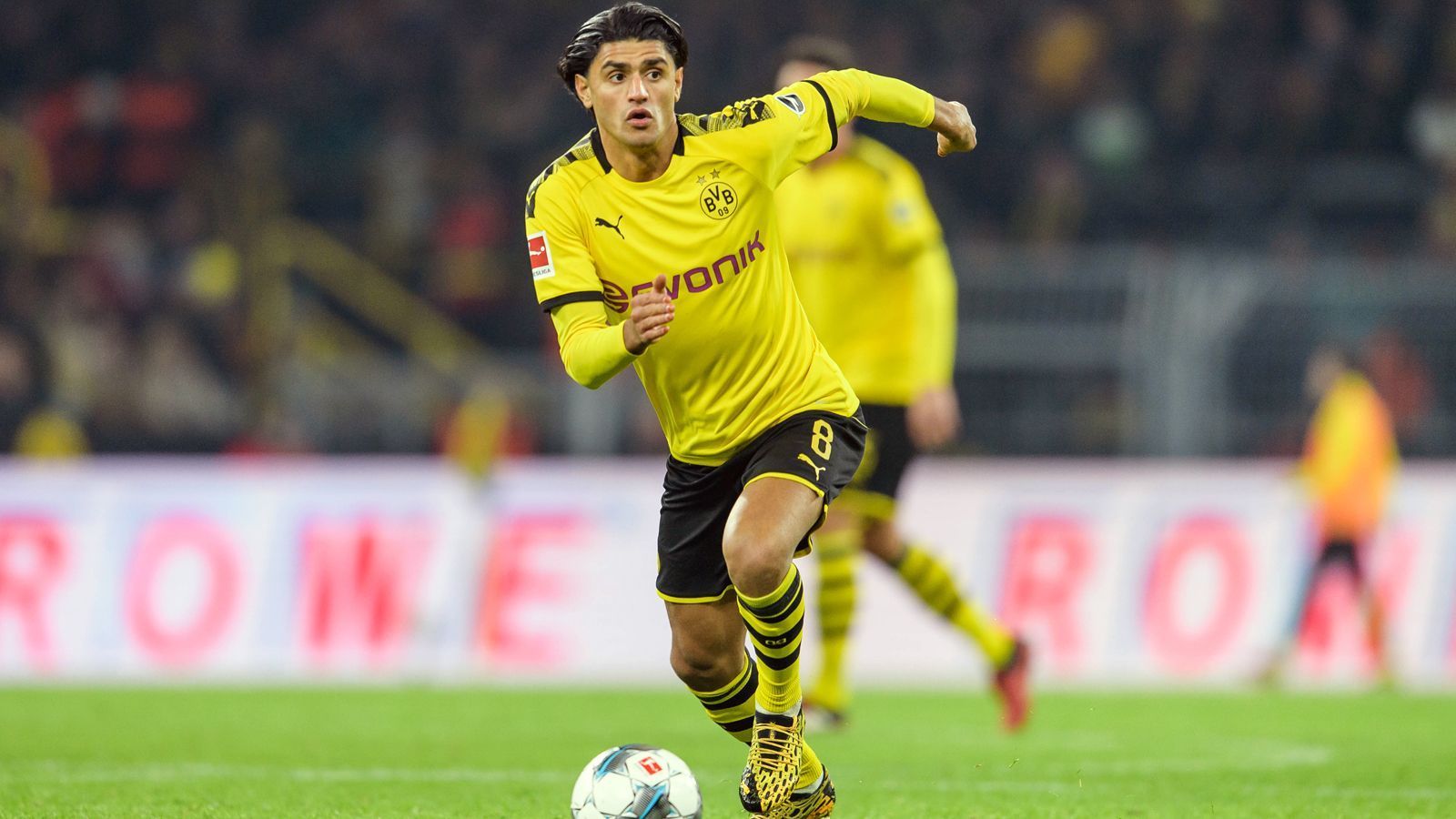 
                <strong>Mahmoud Dahoud (Borussia Dortmund)</strong><br>
                Auch Bayern-Verfolger Borussia Dortmund hat im Saison-Finish der Bundesliga mit Verletzungsproblemen zu kämpfen. So muss Trainer Lucien Favre für die restlichen Spiele auf Mittelfeldspieler Mahmoud Dahoud verzichten. Der 24-Jährige laboriert an einer Knieverletzung, nachdem sich Dahoud vor seinem Ausfall erst wieder in die Startelf des BVB zurückgekämpft hatte. So wird der deutsche U21-Europameister von 2017 die Saison 2019/20 voraussichtlich mit nur zwölf Bundesliga-Einsätzen für Dortmund beenden. 
              