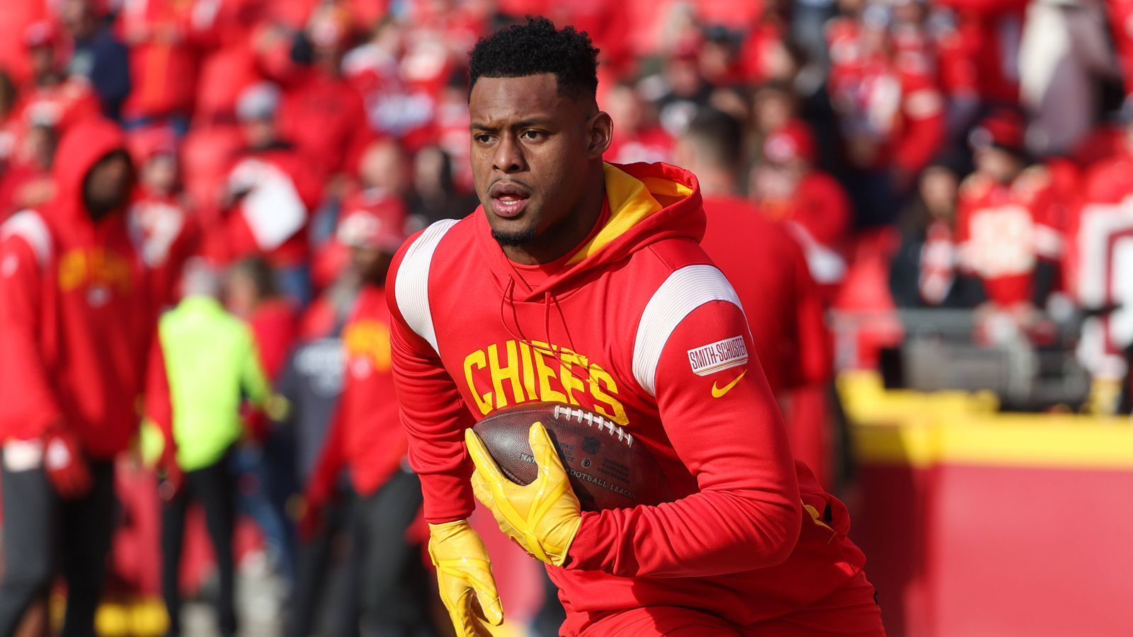 
                <strong>JuJu Smith-Schuster</strong><br>
                John Sherman "JuJu" Smith Schuster (Wide Receiver der Kansas City Chiefs)
              