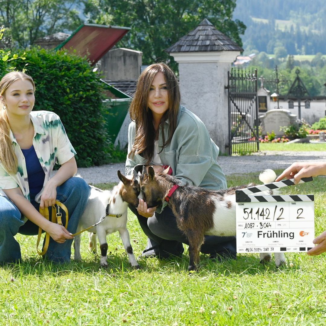 Simona Thomalla und Julia Willecke am Set von "Frühling" 