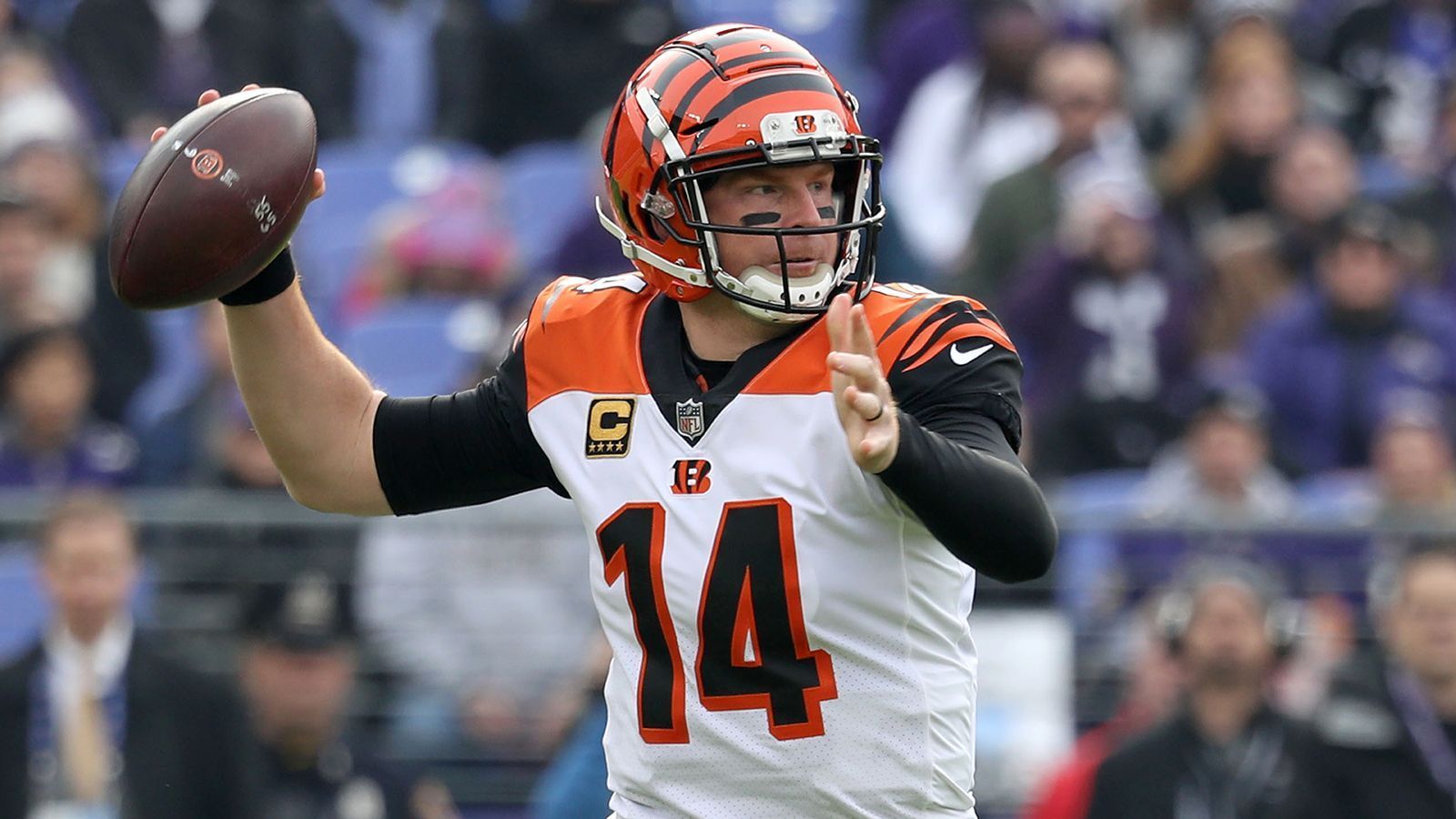 
                <strong>Andy Dalton (Cincinnati Bengals)</strong><br>
                Gesamtwertung: 80Spielverständnis: 84Wurfkraft: 88Genauigkeit kurze Pässe: 88Genauigkeit mittlere Pässe: 88Genauigkeit lange Pässe: 85
              