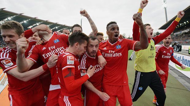 
                <strong>HSV Relegation</strong><br>
                Es war das erhoffte Happy End! Der Hamburger SV bleibt durch einen 2:1-Auswärtssieg in der Relegation beim Karlsruher SC im Nachsitzen in der Bundesliga.
              