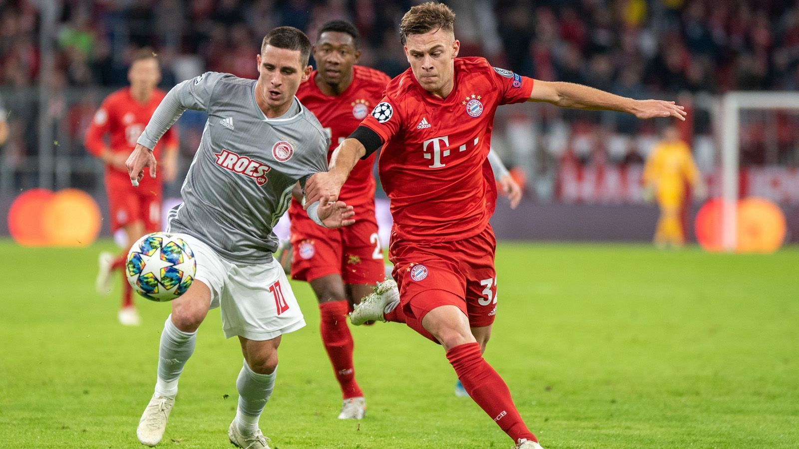 
                <strong>Joshua Kimmich</strong><br>
                Ballmagnet und -verteiler im defensiven Mittelfeld. Vor allem Kimmichs Flugbälle auf die rechte Seite kommen genau. Vermeidet unnötige Ballverluste. Und macht seine Sache damit besser als der zuletzt eingesetzte Thiago auf derselben Position. ran-Note: 3
              