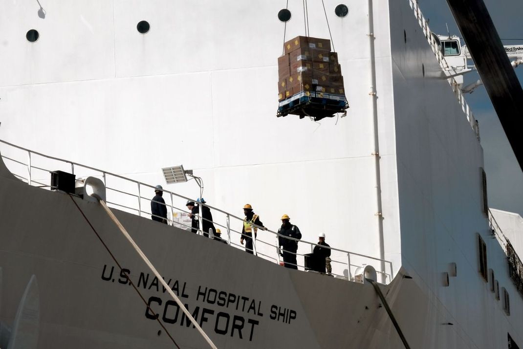 Gingen die größten Containerschiffe in den 90er-Jahren mit einer Besatzung von etwa 40 Seeleuten auf große Fahrt, so sind dies heute nur noch etwa 20 Seefahrer und das bei doppelt so großen Schiffen.  