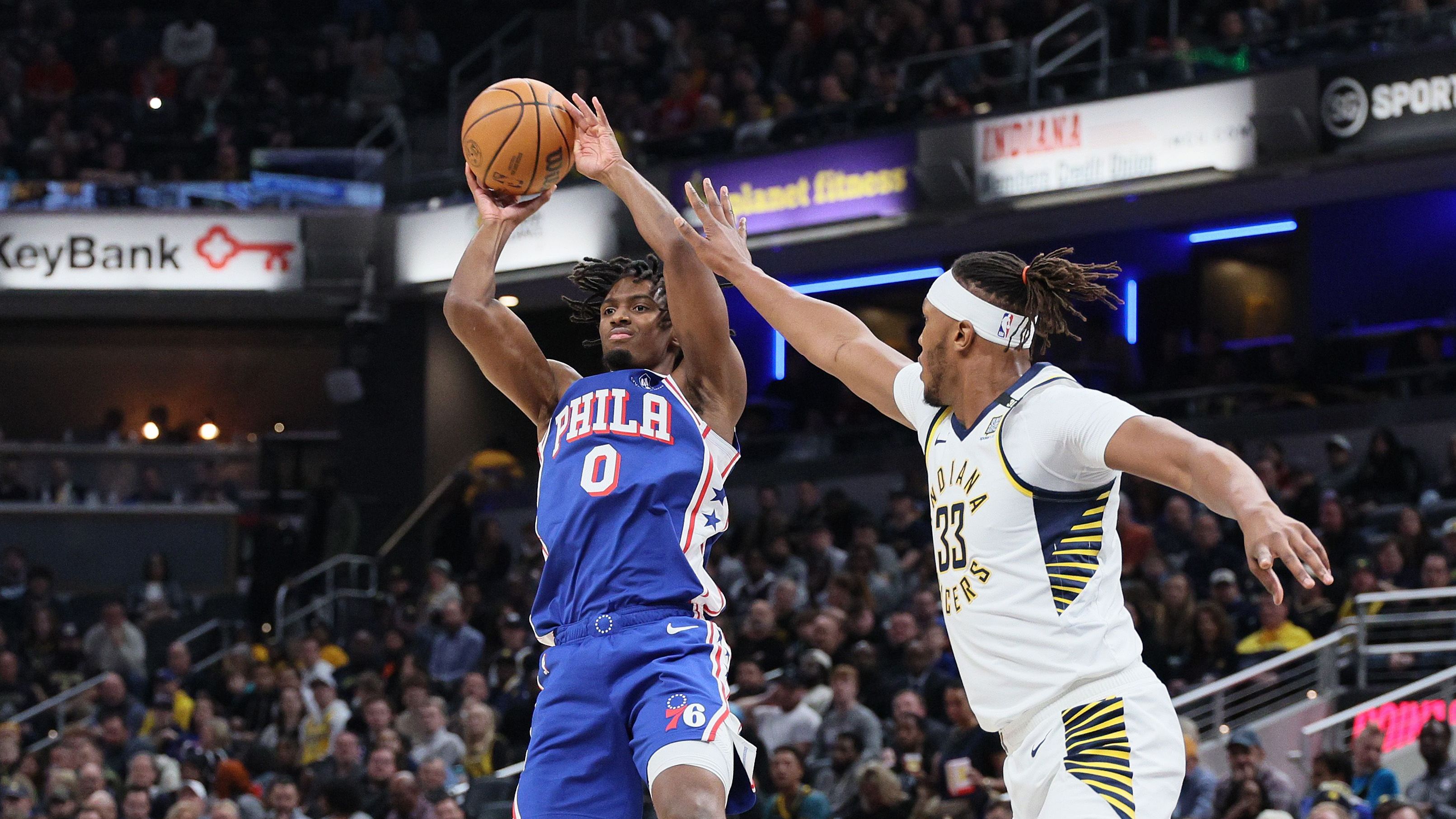 <strong>TBD – Philadelphia 76ers</strong><br>Wie gut Philly mit dem Kurs fährt, keine Langzeit-Verträge aufzunehmen, ist aber noch nicht absehbar. Wenn Paul George kommt, Hield einschlägt und genau wie Maxey gehalten wird, ist das überragend, aber es gibt auch noch etliche andere Szenarien …