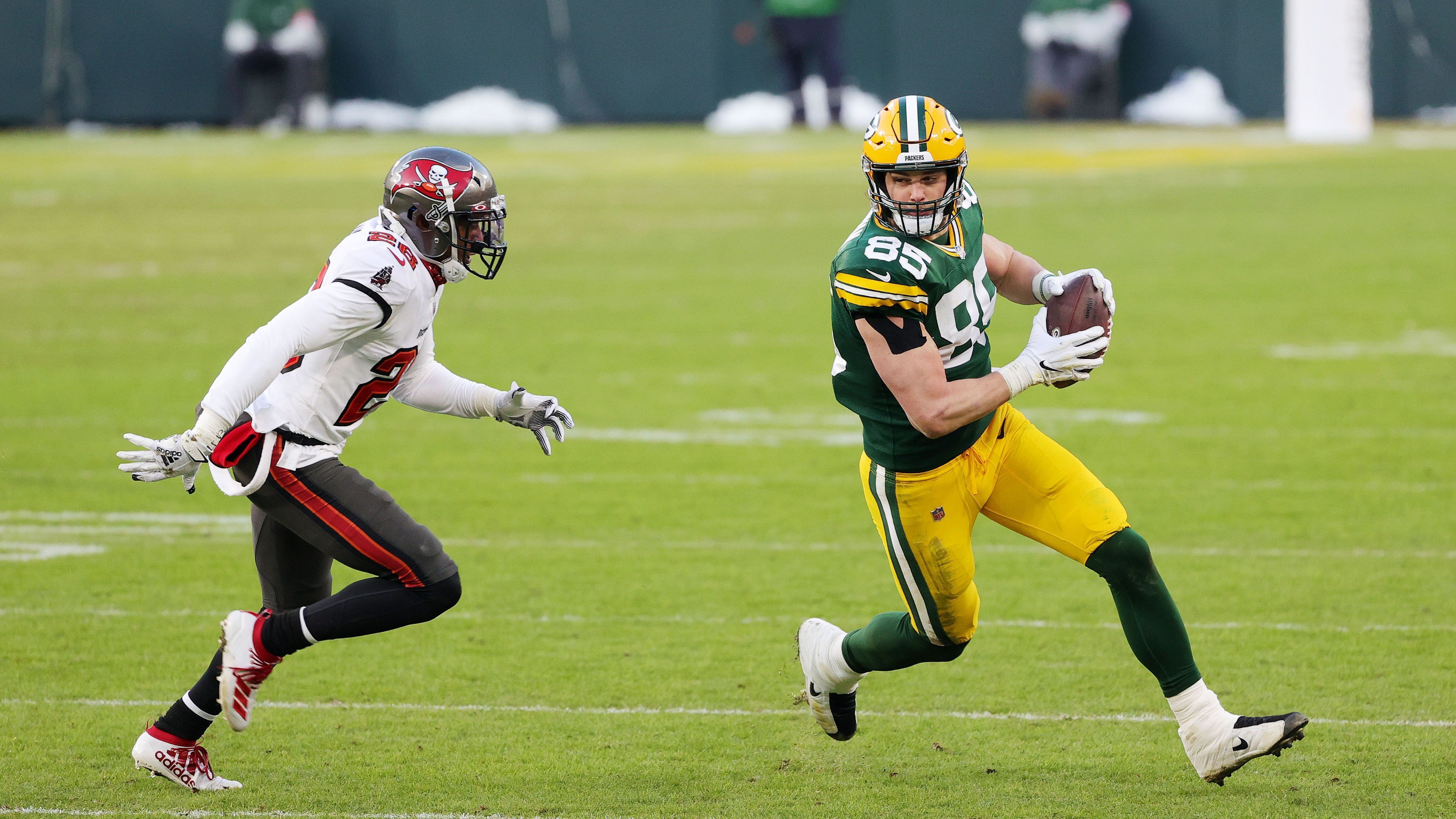 
                <strong>Andrew Adams</strong><br>
                Doch wie gut die Defense auch in der Tiefe besetzt ist, zeigte sich im Lambeau Field. Nach der Verletzung Winfields nahm Andrew Adams seine Rolle ein und lieferte ein starkes Spiel ab. Dem 28-Jährigen gelangen fünf Tackles.
              