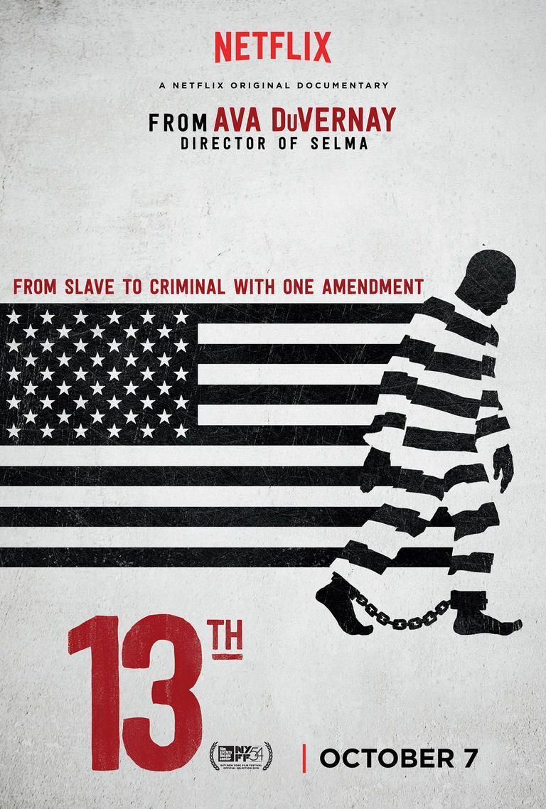 Der 13. (2016): "Der 13." ist eine packende Dokumentation. Sie zeigt die soziale Ungerechtigkeit zwischen Schwarz und Weiß in den USA und fokussiert dabei den Strafvollzug. Hier analysieren Gelehrte, Aktivisten und Politiker die Kriminalisierung von Afroamerikanern und den starken Anstieg der US-Gefängnisbevölkerung.