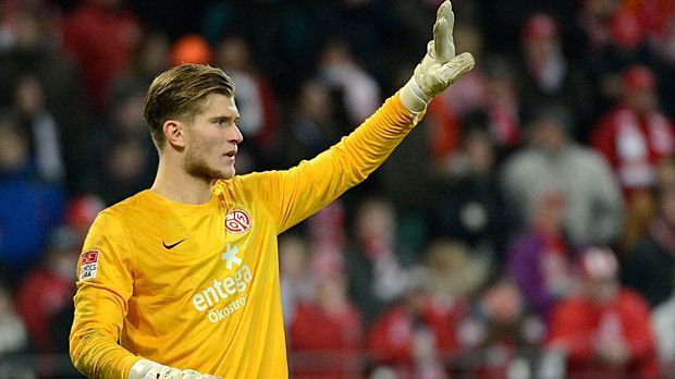 
                <strong>Loris Karius (1. FSV Mainz 05)</strong><br>
                Loris Karius (1. FSV Mainz 05) - Die heutige Nummer eins der Mainzer empfiehlt sich 2011 bei einer viermonatigen Leihe. Dabei kommt der Torwart "nur" in der Zweiten Mannschaft der 05er zum Zug. Im Anschluss verpflichten ihn die Mainzer von Manchester City ablösefrei.
              