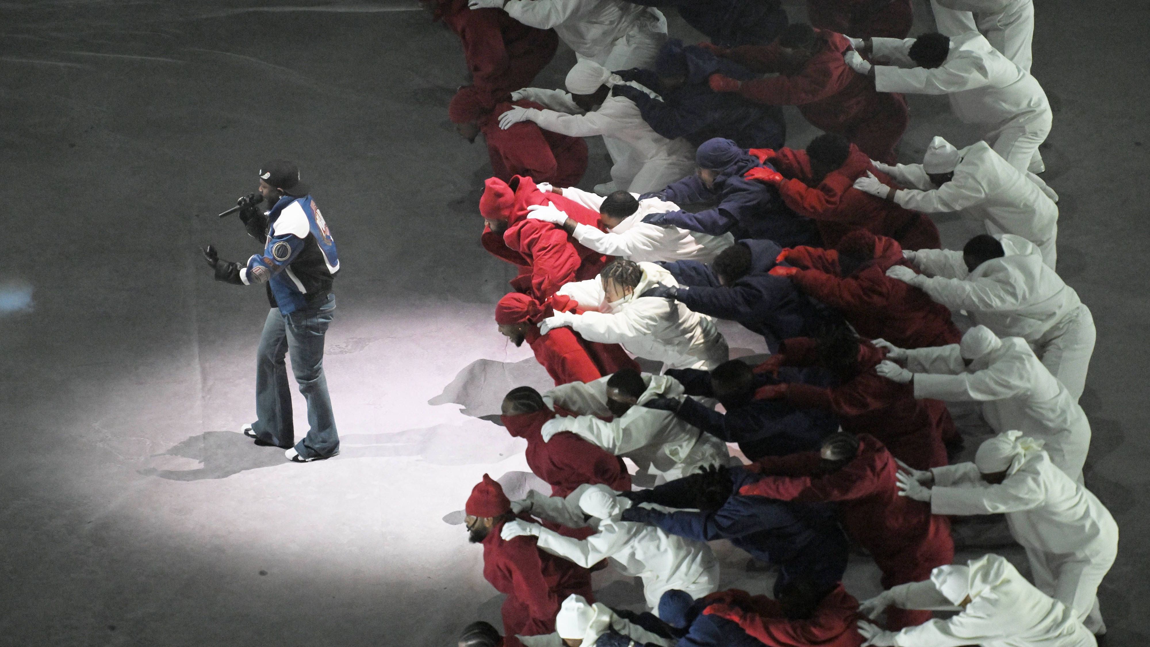 <strong>So lief die Halftime-Show mit Kendrick Lamar</strong><br>Lamar trat im abgedunkelten Caesars Superdome auf und sang ein Medley seiner Hits wie "Squabble up", "HUMBLE", "Peekaboo", "Luther" und "Not Like Us".