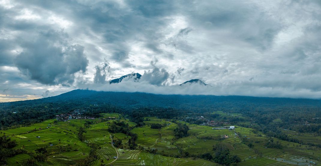 Im Dorf Jatiluwih auf Bali kamen zwei Personen durch einen Erdrutsch ums Leben. 