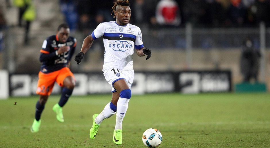 
                <strong>Allan Saint-Maximin</strong><br>
                1. Platz: Allan Saint-Maximin (SC Bastia), 127 erfolgreiche Dribblings
              