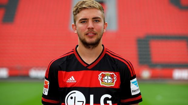 
                <strong>2 Jugendspieler - Bayer 04 Leverkusen</strong><br>
                2 Jugendspieler - Bayer 04 Leverkusen. Christoph Kramer und Kevin Kampl kommen aus den eigenen Reihen. Während Kramer mal an den VfL Bochum und Borussia Mönchengladbach ausgeliehen wurde, wechselte Kampl über Umwege (BVB, RB Salzburg, Fürth und Co.) wieder zurück zu seinem Ausbildungsverein.
              