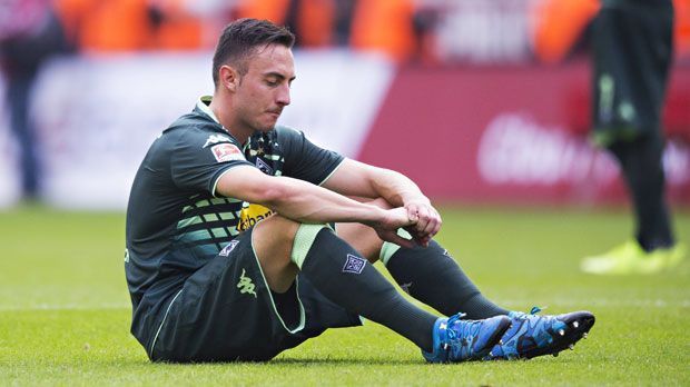 
                <strong>Josip Drmic (Borussia Mönchengladbach)</strong><br>
                Bei Borussia Mönchengladbach geht es nach dem verpatzten Saisonstart aufwärts, doch ein Jungstar konnte sein Formtief bisher noch nicht beenden: Josip Drmic. Der 22-jährige Schweizer kam im Sommer für rund zehn Millionen Euro aus Leverkusen, läuft aber seiner gewohnten Leistung weit hinterher. 
              