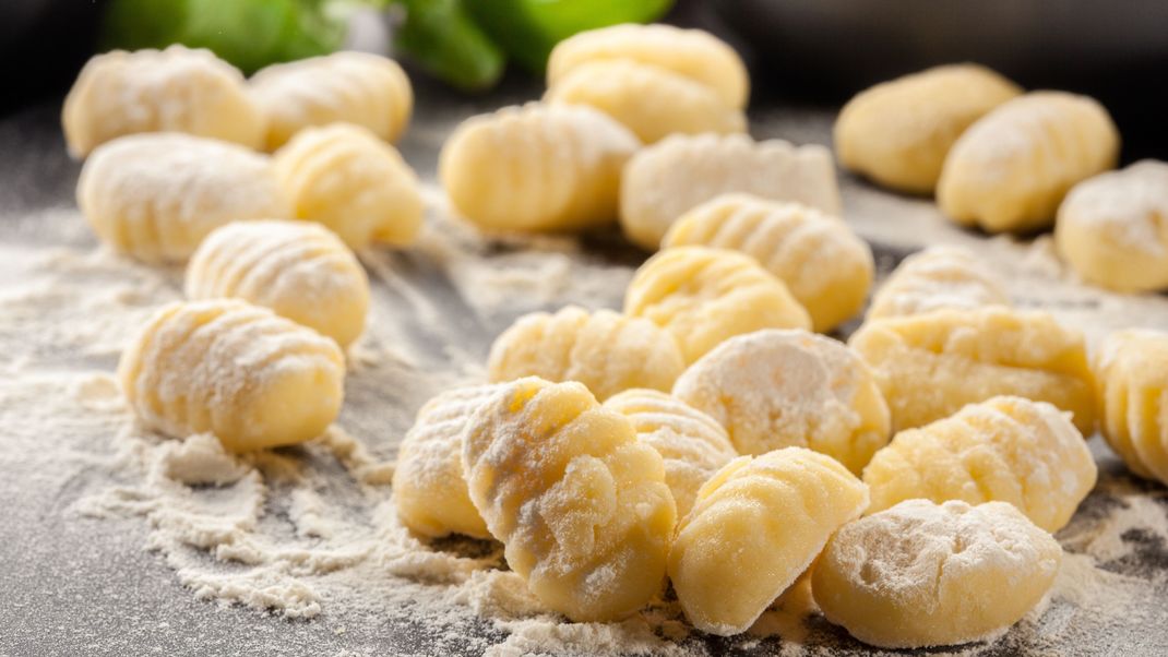 Im Sommer sind selbstgemachte Zitronen-Gnocchi ein absolutes Highlight.