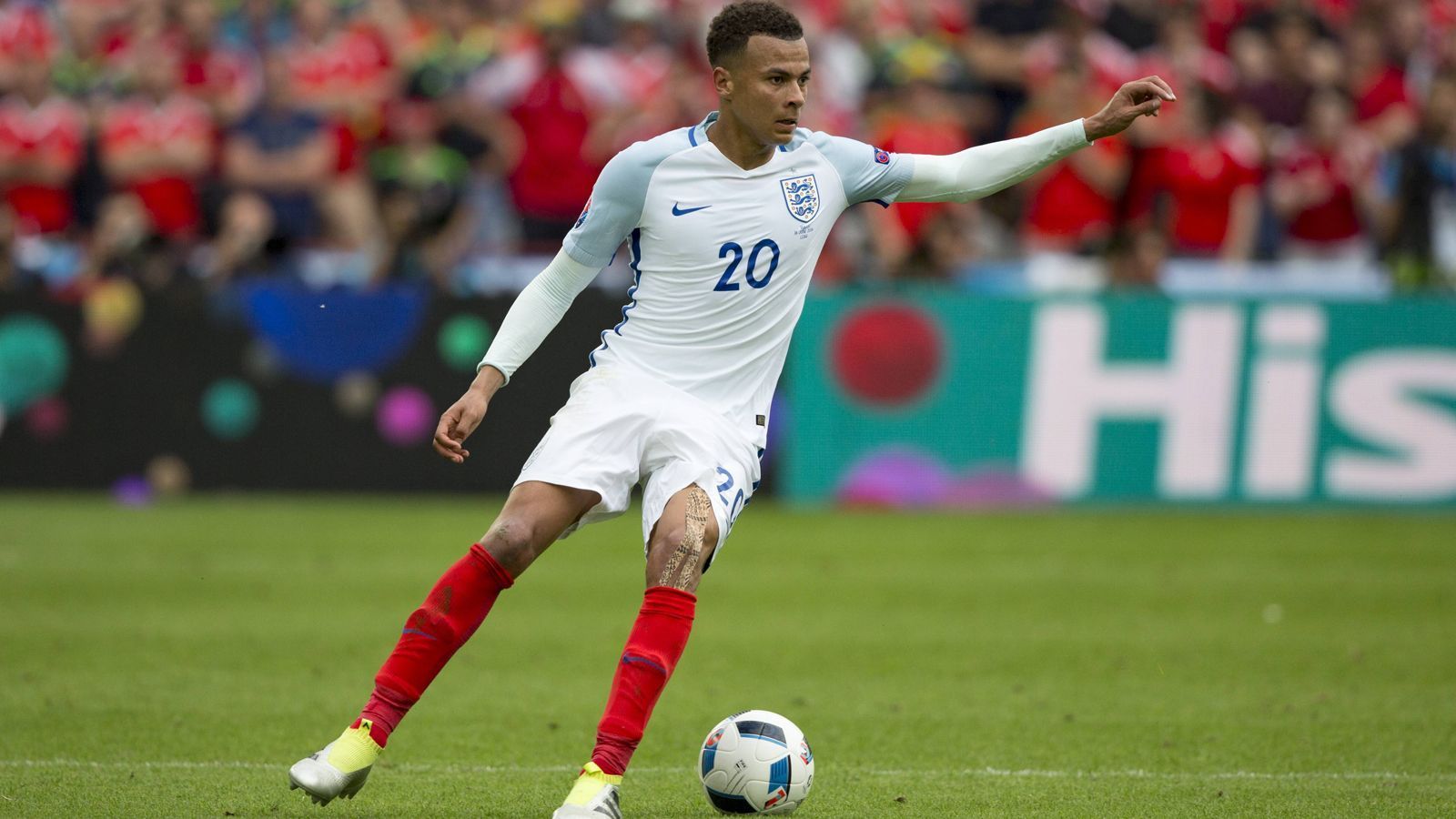 
                <strong>Platz 8: Dele Alli (England)</strong><br>
                Platz 8: Dele Alli (England) - Marktwert: 100 Millionen Euro
              