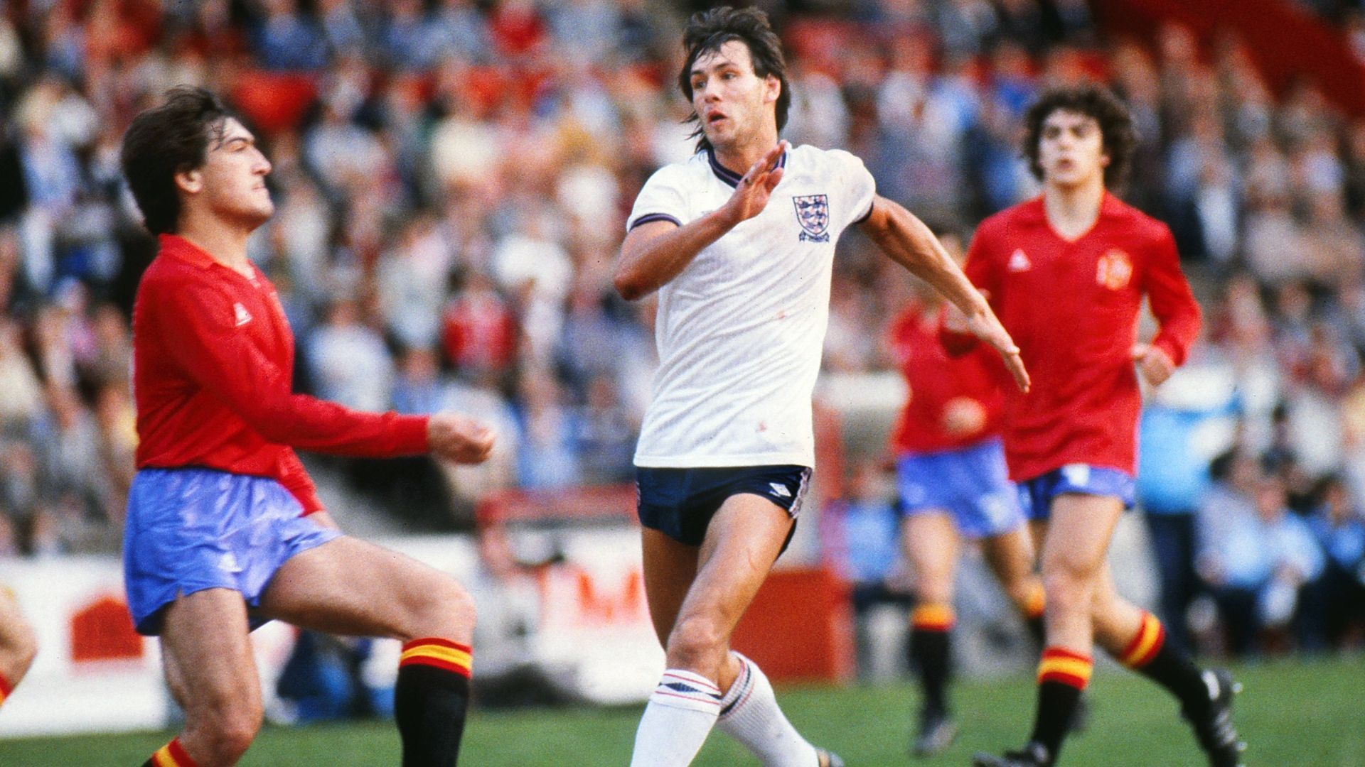 
                <strong>1984 - Mark Hateley (England)</strong><br>
                &#x2022; <strong>Anzahl der A-Länderspiele:</strong> 32<br>&#x2022; <strong>spätere Erfolge: </strong>Französischer Meister 1988 mit AS Monaco<br>
              