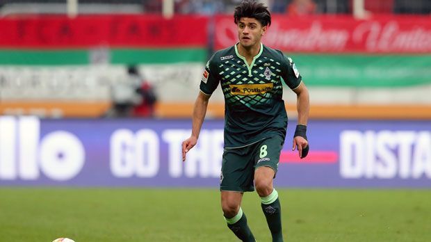 
                <strong>Mahmoud Dahoud (Borussia Mönchengladbach)</strong><br>
                Mahmoud Dahoud (Borussia Mönchengladbach): Der Mittelfeldmann ist der Aufsteiger der Fohlen in der laufenden Saison. Seinen Stammplatz hat Dahoud auch nach dem Trainerwechsel sicher. Der gebürtige Syrer wird mit seinen 20 Jahren angeblich auch schon von internationalen Topklubs beobachtet. Sind alle DFB-Konkurrenten im defensiven Mittelfeld fit (Sami Khedira, Bastian Schweinsteiger, Christoph Kramer, Emre Can), wird es aber eng für Dahoud. ran-Voting: 6 Prozent.
              