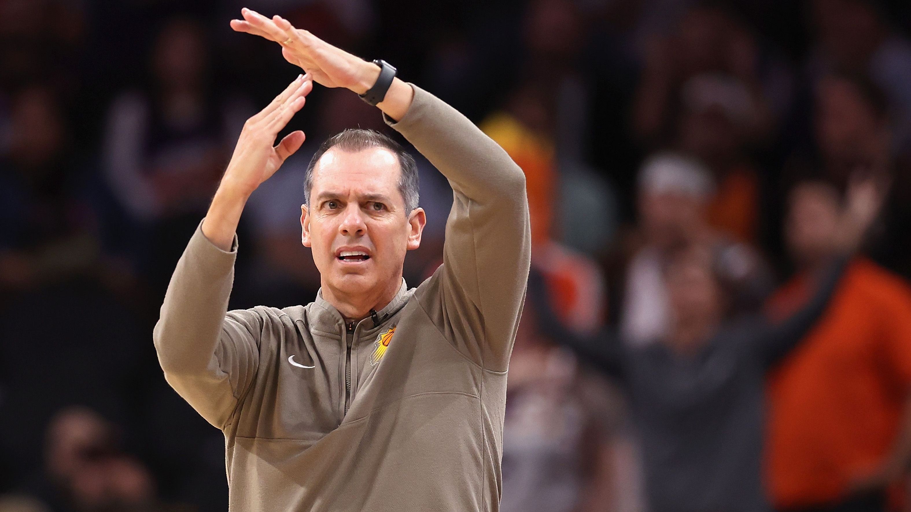 <strong>Frank Vogel (Phoenix Suns)</strong><br>Gehalt pro Jahr: 6,2 Millionen Dollar<br>Vertragslaufzeit: 5 Jahre<br>Quelle: Shams Charania (The Athletic)