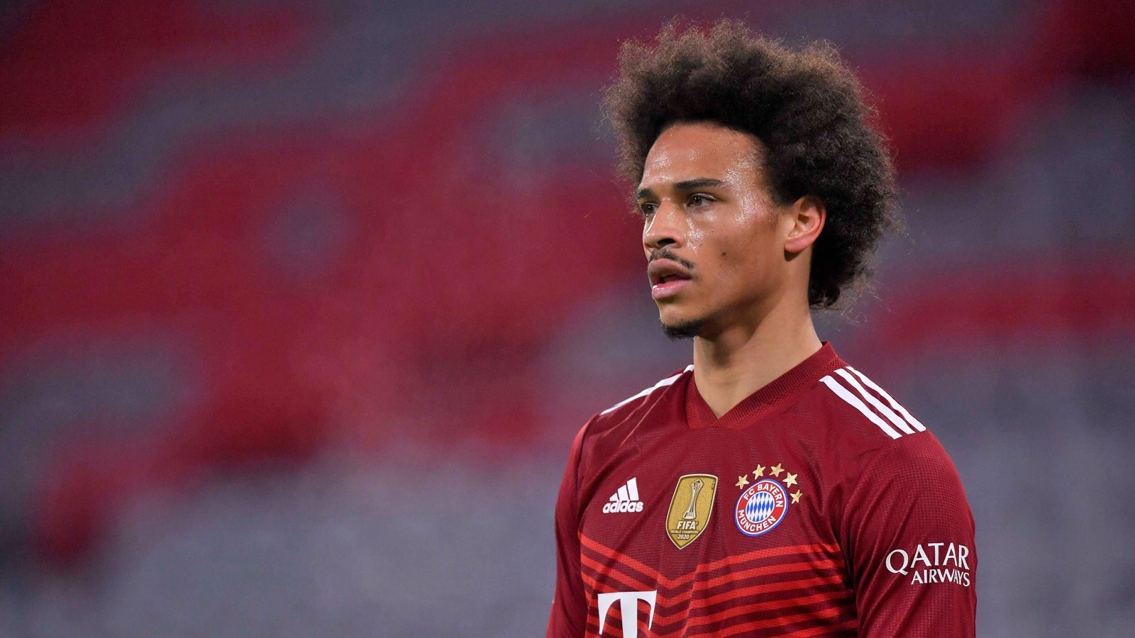 
                <strong>Leroy Sane</strong><br>
                Ist sich für keinen Zweikampf zu schade und legt sich sogar mit dem wuchtigen Wout Weghorst an. Nach vorne sind zwar manche seiner Aktionen oft zu überhastet und kleinteilig, doch Sane ist absoluter Aktivposten. Krönt seine ansprechende Leistung mit dem sehenswerten Treffer zum 3:0. ran-Note: 2
              