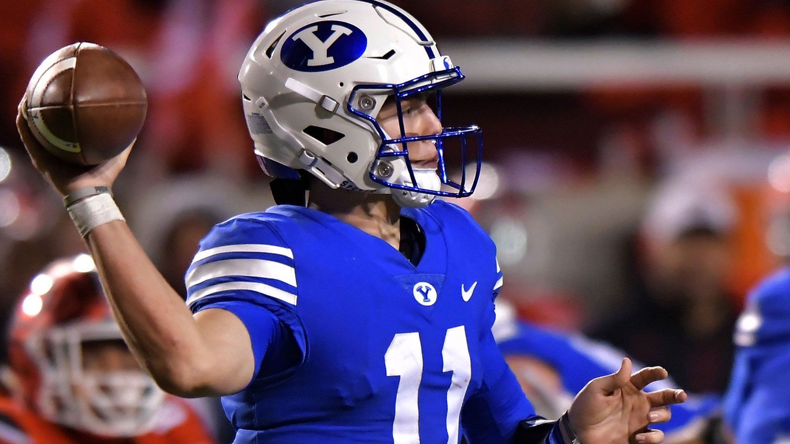 
                <strong>2. Pick: New York Jets - Zach Wilson (Quarterback)</strong><br>
                Mit Darnolds Abgang sind letzte Zweifel an der Draft-Strategie der Jets geklärt. Wilson bringt physisch extrem viele Tools mit und kann nahezu jeden Wurf aus jeder Position ausführen. Sein Pro Day erinnerte ein wenig an Patrick Mahomes.
              