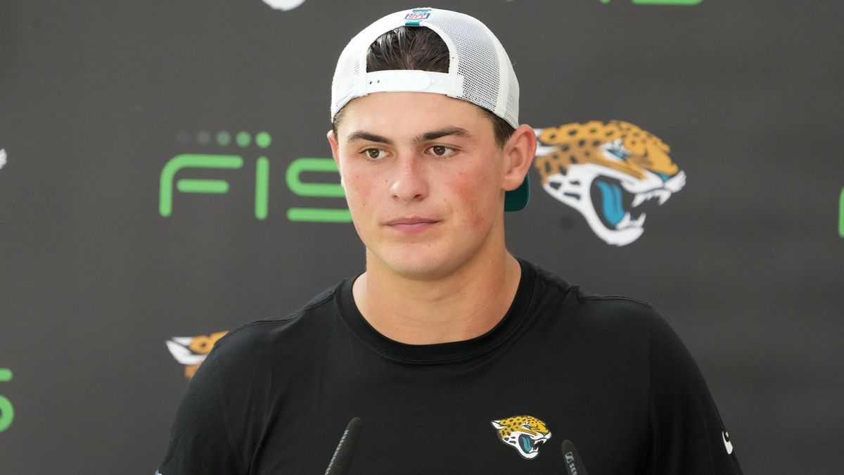 NFL, American Football Herren, USA London Games-Jacksonville Jaguars Practice Oct 16, 2024; Watford, United Kingdom; Jacksonville Jaguars wide receiver Louis Rees-Zammit (84) at press confernce at ...