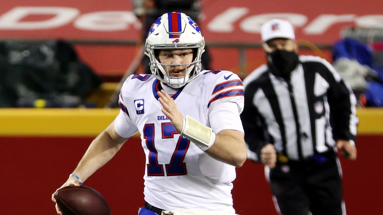 
                <strong>MVP und Co.: Wird Josh Allen der beste Spieler der Saison?</strong><br>
                … die besten Einzelspieler. Eine der wichtigsten Auszeichnungen ist die zum wertvollsten Spieler (MVP) der Liga. Hier wird bereits vor Beginn der Saison Bills-Quarterback Josh Allen als wahrscheinlichster Anwärter auf die Auszeichnung gehandelt. Einem Tipper, der sich auf Allen als MVP festlegt, winken laut "NBC Sports Chicago" bei 100 Dollar Einsatz 700 Dollar Gewinn. 
              