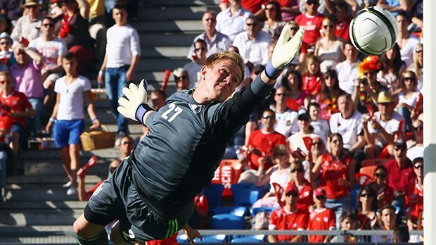 
                <strong>Marc-Andre ter Stegen (EM 2012)</strong><br>
                Marc-Andre ter Stegen (EM 2012): ter Stegen wird voraussichtlich als Nummer 1 zur WM nach Russland fahren. Bei der Europameisterschaft 2012, war der Schlussmann noch einer der vier Streichkandidaten.
              