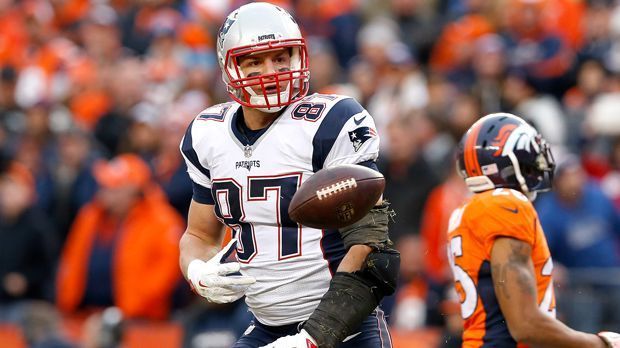 
                <strong>Platz 10 - Rob Gronkowski (New England Patriots), Tight End</strong><br>
                Platz 10 - Rob Gronkowski (New England Patriots), Tight End: Der 27-Jährige steht auch zwischen den Spielzeiten immer im Mittelpunkt. Ob Gronks Party Ship, Werbespots, verrückte Aktionen, Coverbild bei GQ, Zumba-Kurs - Gronkowski hält sich immer im Gespräch.
              