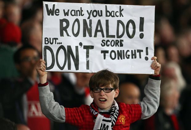 
                <strong>Cristiano Ronaldo</strong><br>
                Die Fans von Manchester United hegen immer noch große Sympathien für ihren einstigen Superstar Cristiano Ronaldo. Doch ausgerechnet der Portugiese trifft 2012 für seinen neuen Verein im "Old Trafford"
              