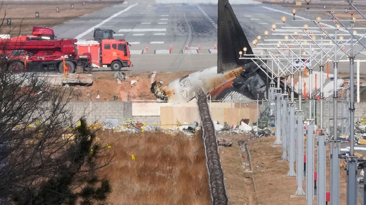 Passagierflugzeug in Südkorea verunglückt