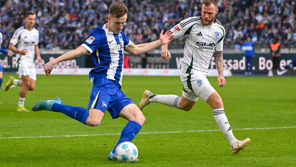 Fussball 2.Bundesliga, Hertha BSC Berlin - FC Schalke 04 08.03.2025, xdanx, Fussball 2.Bundesliga, Hertha BSC Berlin - FC Schalke 04 v.l. Luca Wollschlaeger (Hertha BSC Berlin) Torchance (DFL DFB R...
