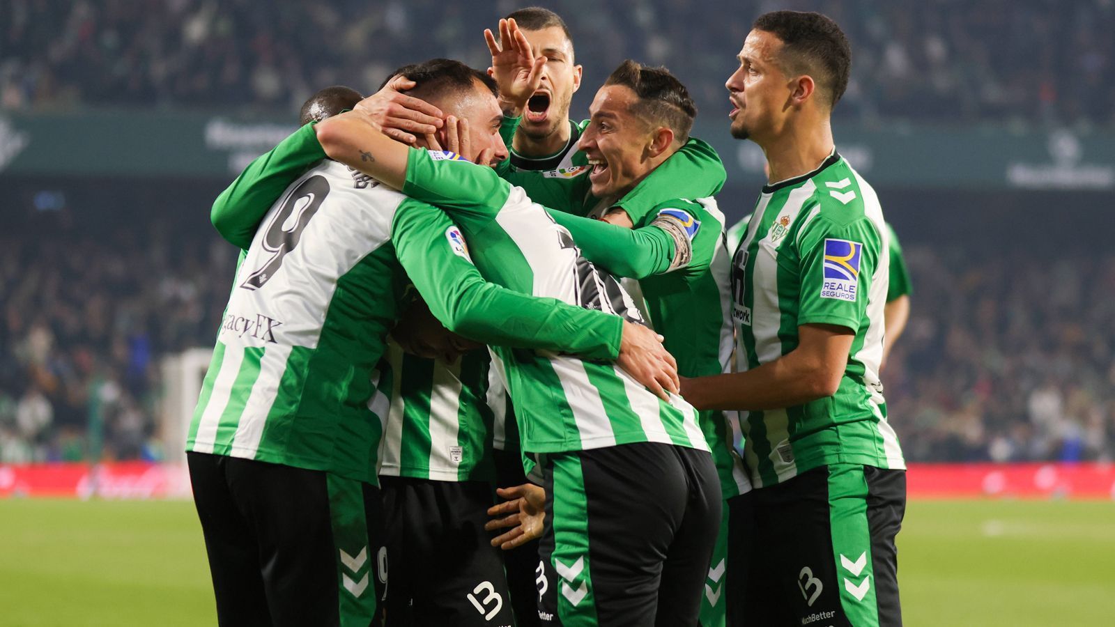 
                <strong>Platz 22: Betis Sevilla - Benito Villamarín</strong><br>
                &#x2022; Zuschauerschnitt: 49.986<br>&#x2022; Zuschauer gesamt: 899.751<br>&#x2022; Kapazität: 59.378<br>&#x2022; Durchschnittliche Auslastung: 84,2 %<br>&#x2022; Heimspiele: 18<br>&#x2022; Ausverkaufte Spiele: 0<br>
              