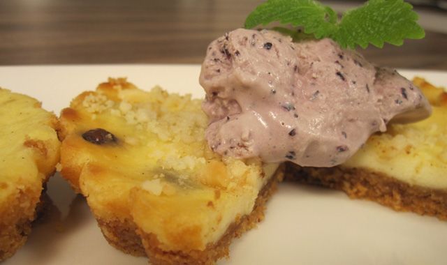 Blaubeer-Vanille-Eis