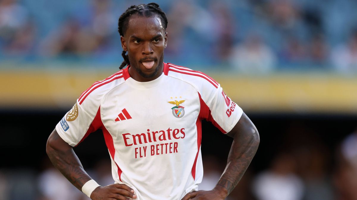 Miami Gardens, USA, 16th June 2025. Renato Sanches of Benfica during the CA Boca Juniors vs SL Benfica FIFA Club World Cup match at Hard Rock Stadium, Miami Gardens. Picture credit should read: Dav...
