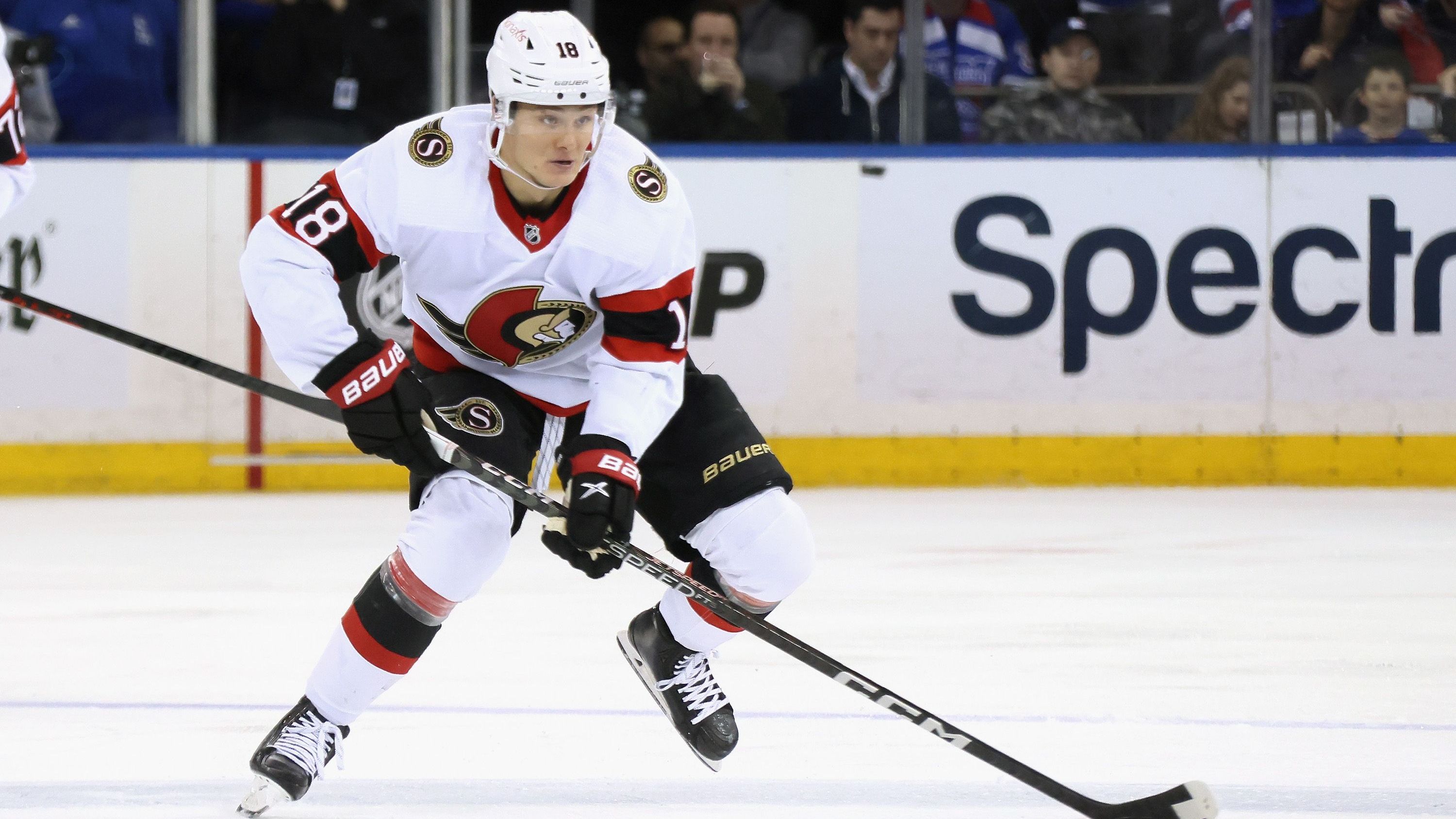 <strong>Platz 10: Tim Stützle</strong><br>• Liga: NHL<br> • Verein/Franchise: Ottawa Senators<br> • Gehalt: 5.000.000 Dollar<br> • In den USA bislang verdient: 7.775.000 Dollar