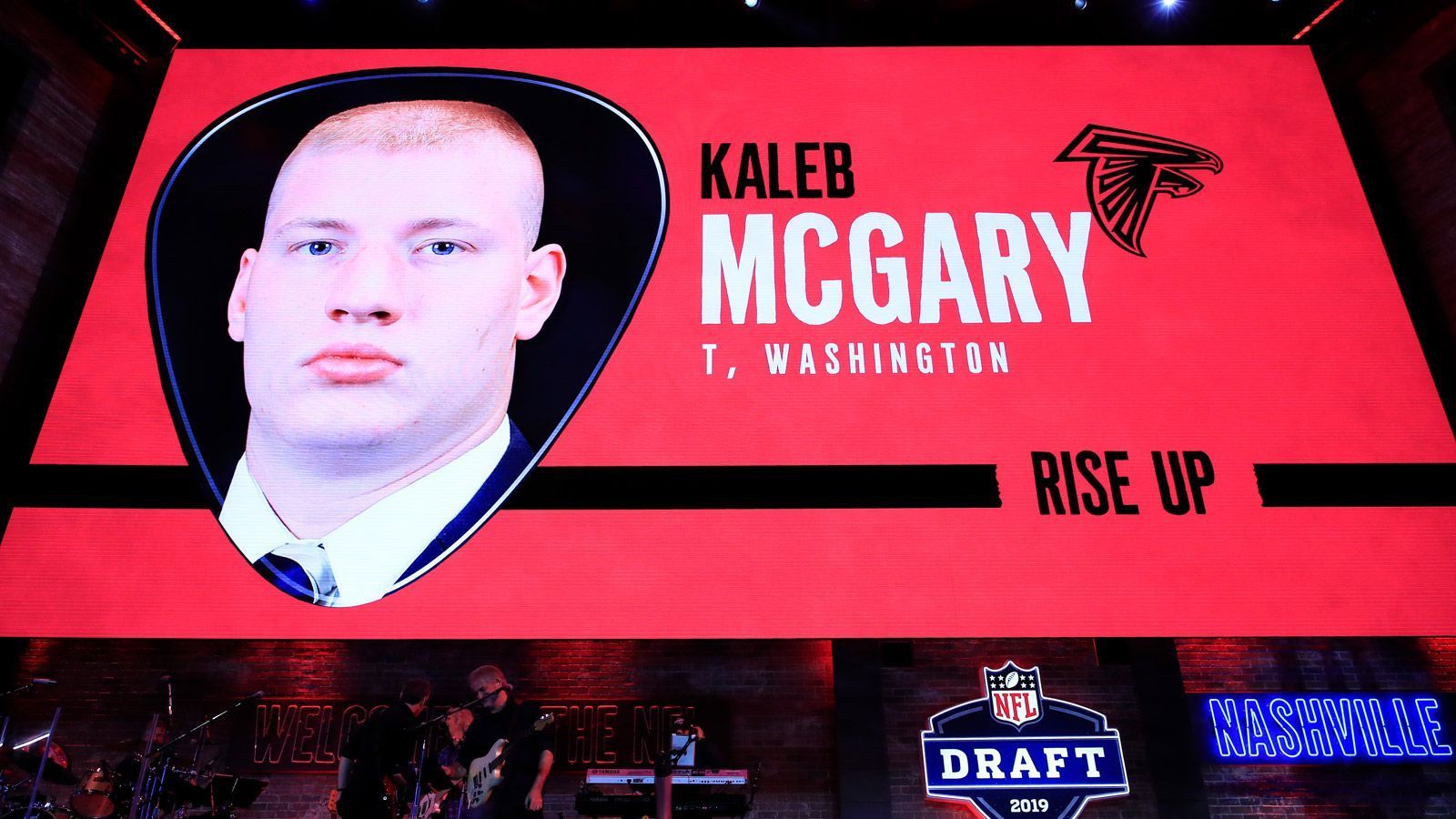
                <strong>Draft Pick 31: Atlanta Falcons (durch Trade mit Los Angeles Rams)</strong><br>
                Spieler: Kaleb McGary Position: TackleCollege: Washington
              