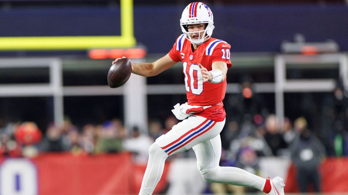New England Patriots quarterback Drake Maye looks to make a pass against the New York Giants during the first half at Gillette Stadium in Foxborough, Massachusetts on Monday, December 01, 2025. PUB...