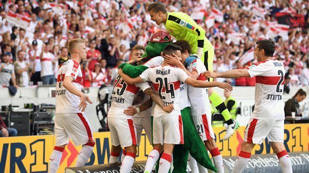 
                <strong>Deutschland: VfB Stuttgart</strong><br>
                Für die Schwaben geht es nach nur einem Jahr in der 2. Bundesliga wieder hoch ins Oberhaus. Mit 69 Punkte wird das Team von Coach Hannes Wolf sogar Meister. Besonders in der Rückrunde ist der VfB richtig stark, verliert nur zwei Ligaspiele. Mit Simon Terodde stellen die Stuttgarter auch den Zweitliga-Torschützenkönig. Der 29-Jährige erzielt 25 Treffer und hat damit maßgeblichen Anteil am direkten Wiederaufstieg des Meisters von 2007.
              