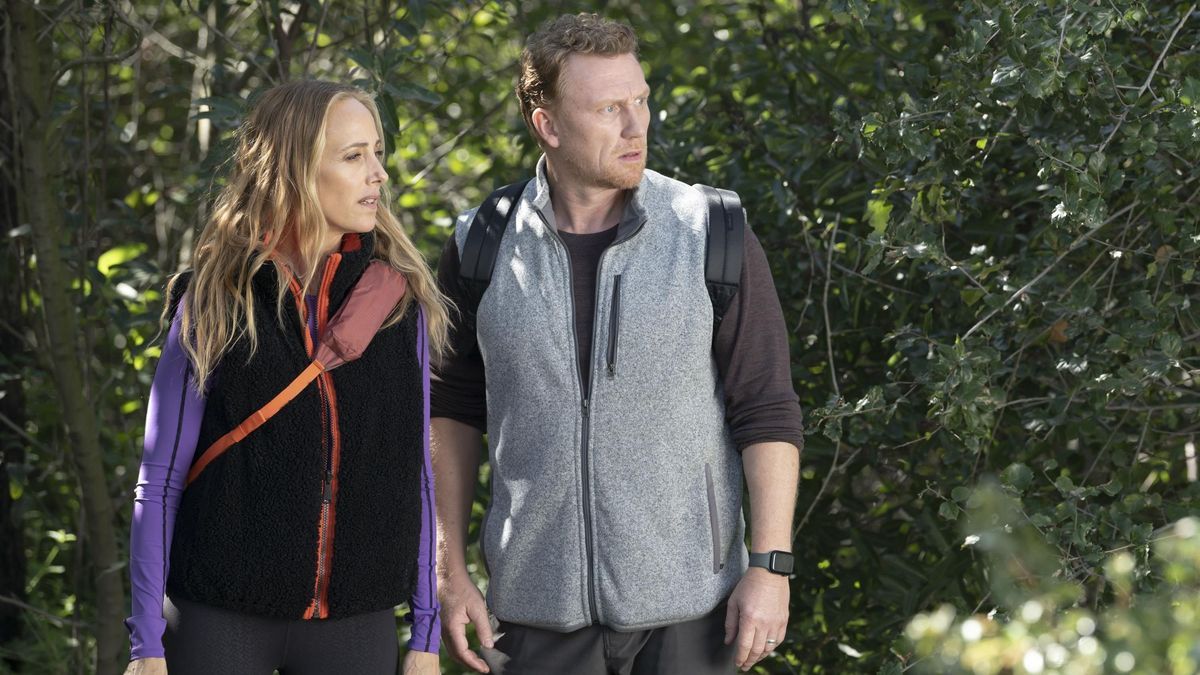 Dr. Teddy Altman (Kim Raver, l.) und Owen Hunt (Kevin McKidd, r.) in "Grey's Anatomy"