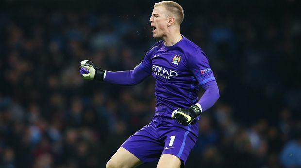 
                <strong>Joe Hart</strong><br>
                Torhüter: Joe Hart. Ronaldinho entscheidet sich für den Torhüter von Manchester City. David Seaman, den Ronaldinho bei der Weltmeisterschaft 2002 überwinden konnte, hat keine Chance. 
              